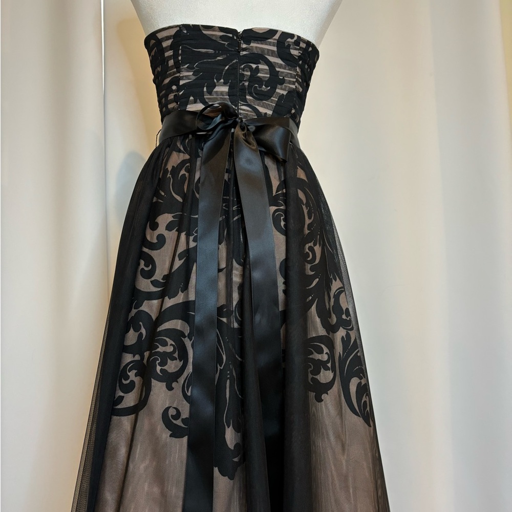 Betsy & Adam Black Strapless Dress Size 2. - Picture 7 of 13